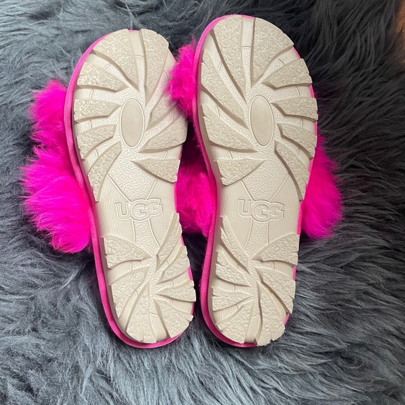 Ugg slide/slip in slipper sandals - Picture 3 of 5